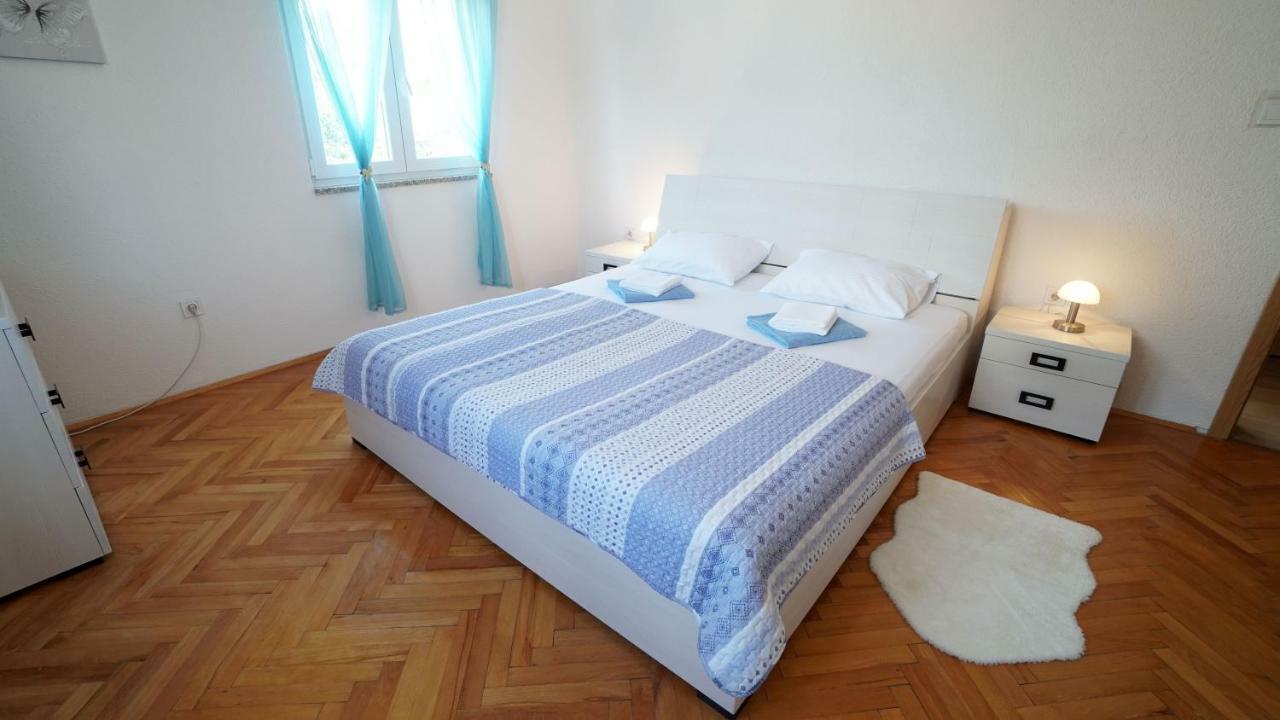 Apartment Ana ヴィンイェラック エクステリア 写真